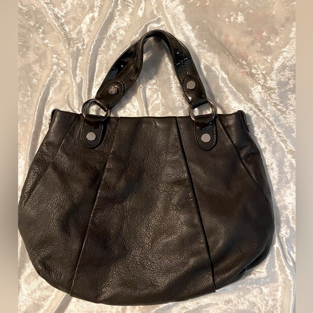 Black/Brown Vera Wang leather bag. 041